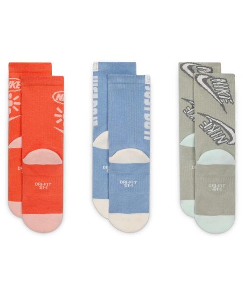 NIKE（ナイキ）の「ナイキ エブリデイ プラス キッズ クッションド クルー ソックス (3足) / Nike Everyday Plus Kids' Cushioned Crew Socks (3-Pair) IM5245-901 Multi-Color（ソックス/靴下・キッズ・マルチ・21-23/23-25）」の4枚目の写真