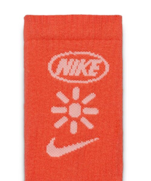 NIKE（ナイキ）の「ナイキ エブリデイ プラス キッズ クッションド クルー ソックス (3足) / Nike Everyday Plus Kids' Cushioned Crew Socks (3-Pair) IM5245-901 Multi-Color（ソックス/靴下・キッズ・マルチ・21-23/23-25）」の2枚目の写真