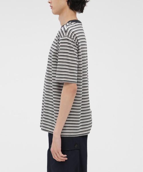 MHL.（エムエイチエル）の「COTTON LINEN MULTI STRIPE JERS（Tシャツ/カットソー・メンズ・マルチ・MEDIUM/LARGE）」の3枚目の写真