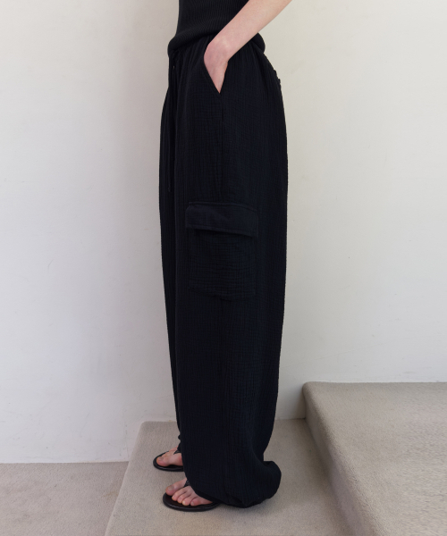 DIAGONAL(ダイアゴナル)の「CRINKLE CARGO PANTS (black)(その他パンツ・レディース・その他・FREE)」の2枚目の写真
