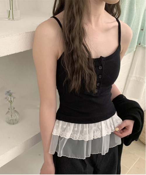 gossip!ロサンゼルス(ゴシップロサンゼルス)の「Y2K 【垢抜けレイヤードアイテム】 レースインナーキャミワンピース 重ねストラップドレス(Tシャツ/カットソー・レディース・ホワイト/ブラック/ホワイト系その他/ブラック系その他・M)」の3枚目の写真