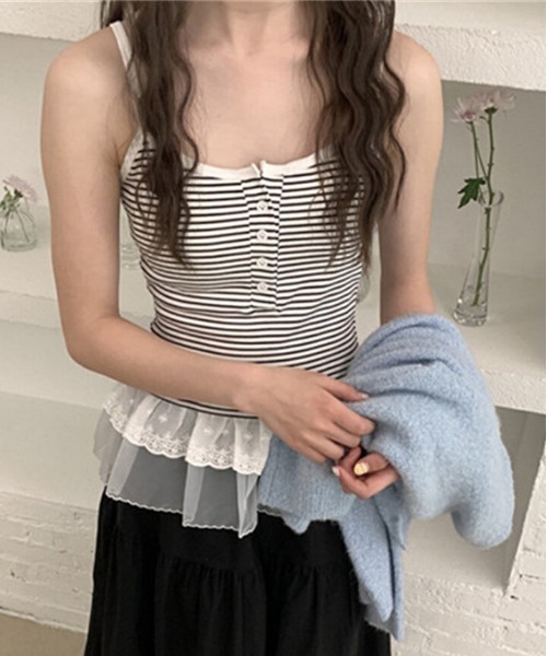 gossip!ロサンゼルス(ゴシップロサンゼルス)の「Y2K 【垢抜けレイヤードアイテム】 レースインナーキャミワンピース 重ねストラップドレス(Tシャツ/カットソー・レディース・ホワイト/ブラック/ホワイト系その他/ブラック系その他・M)」の17枚目の写真