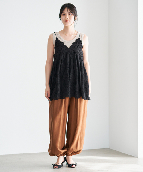 IENA(イエナ)の「《WEB限定/追加3》アンティークチュールバテンキャミ(キャミソール・レディース・ホワイト/ブラック・FREE)」の3枚目の写真
