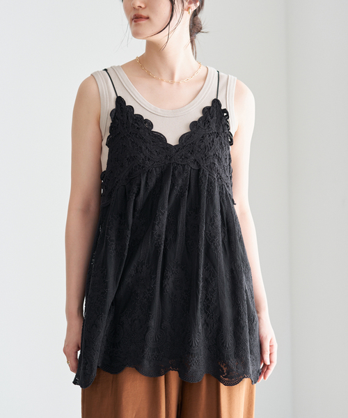 IENA(イエナ)の「《WEB限定/追加3》アンティークチュールバテンキャミ(キャミソール・レディース・ホワイト/ブラック・FREE)」の5枚目の写真
