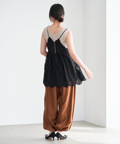 IENA(イエナ)の「《WEB限定/追加3》アンティークチュールバテンキャミ(キャミソール・レディース・ホワイト/ブラック・FREE)」の12枚目の写真