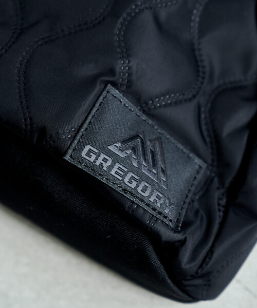 FREAK'S STORE(フリークスストア)の「GREGORY × FREAK'S STORE/グレゴリー 別注 TOASTY SHOULDER QUILT/別注トースティーキルトショルダー(ショルダーバッグ・レディース・ブラック・ONE SIZE)」の4枚目の写真