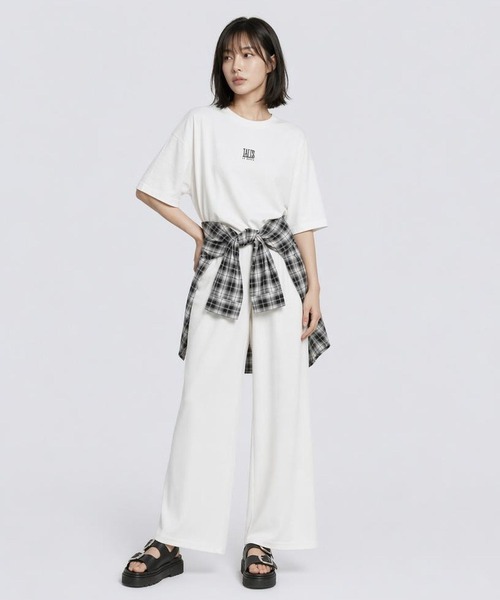 LEPSIM(レプシィム)の「ワイド刺繍ロゴT 668117(Tシャツ/カットソー・レディース・イエロー/チャコールグレー/オフホワイト・FREE)」の14枚目の写真