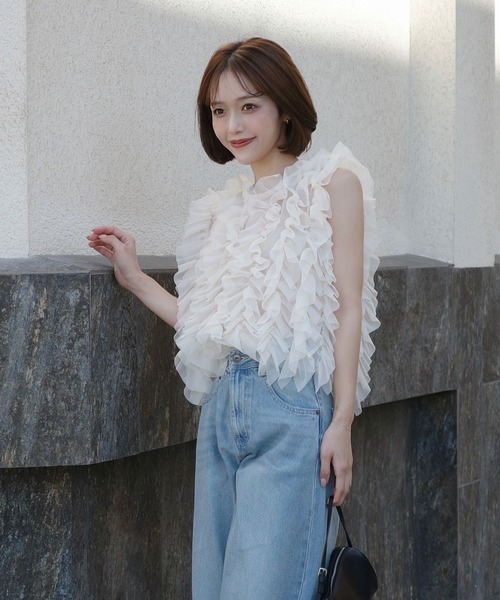 KOBE LETTUCE（コウベレタス）の「[ mayuさんコラボ ]チュールフリルノースリーブトップス（シャツ/ブラウス・レディース・イエロー/ブラック/アイボリー/ブラウン・M）」の7枚目の写真