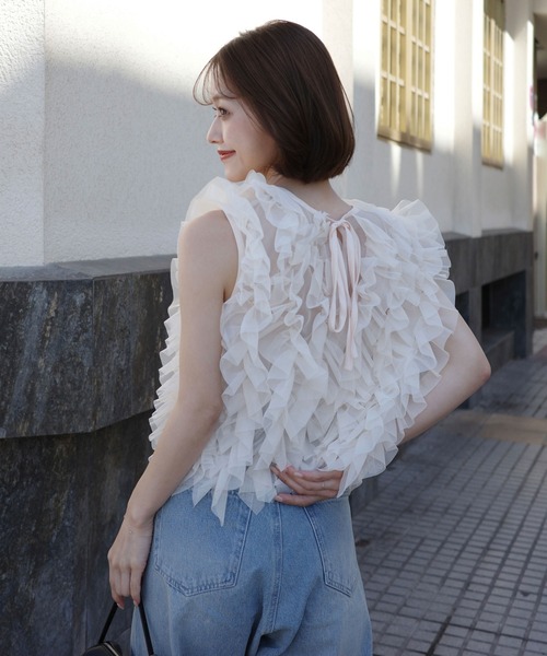 KOBE LETTUCE（コウベレタス）の「[ mayuさんコラボ ]チュールフリルノースリーブトップス（シャツ/ブラウス・レディース・イエロー/ブラック/アイボリー/ブラウン・M）」の9枚目の写真