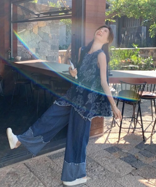 Aelina(エリナ)の「ノースリーブデニムトップス+パッチワークデニムパンツセットアップ(セットアップ・レディース・ブルー・S/M/L)」の5枚目の写真