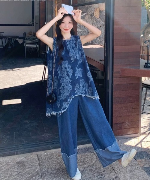 Aelina(エリナ)の「ノースリーブデニムトップス+パッチワークデニムパンツセットアップ(セットアップ・レディース・ブルー・S/M/L)」の3枚目の写真