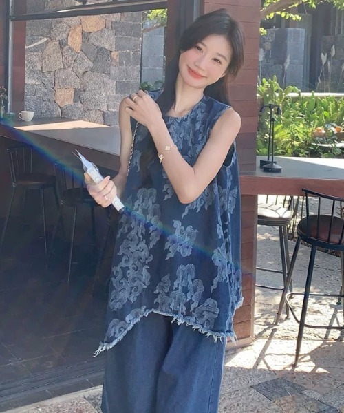 Aelina(エリナ)の「ノースリーブデニムトップス+パッチワークデニムパンツセットアップ(セットアップ・レディース・ブルー・S/M/L)」の10枚目の写真
