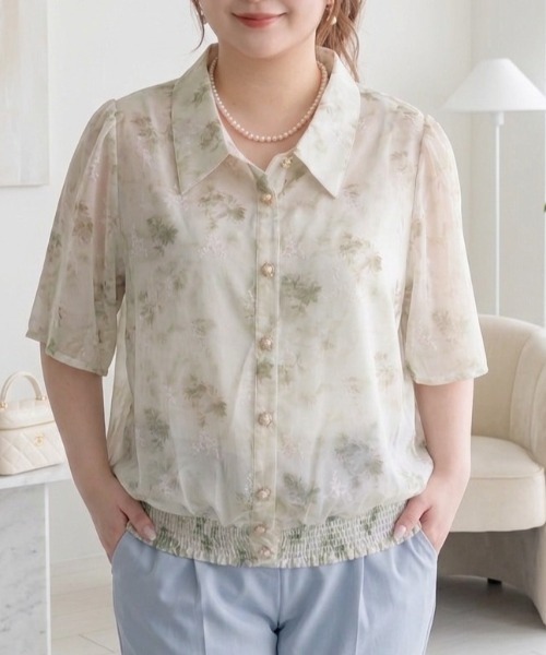 p courge(ピークルジュ)の「水彩フラワープリント フレア袖 裾シャーリングブラウス(シャツ/ブラウス・レディース・ピンク/ブルー/ベージュ/ラベンダー/ミント・LL/3L/4L)」の9枚目の写真