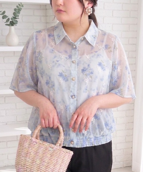 p courge(ピークルジュ)の「水彩フラワープリント フレア袖 裾シャーリングブラウス(シャツ/ブラウス・レディース・ピンク/ブルー/ベージュ/ラベンダー/ミント・LL/3L/4L)」の13枚目の写真