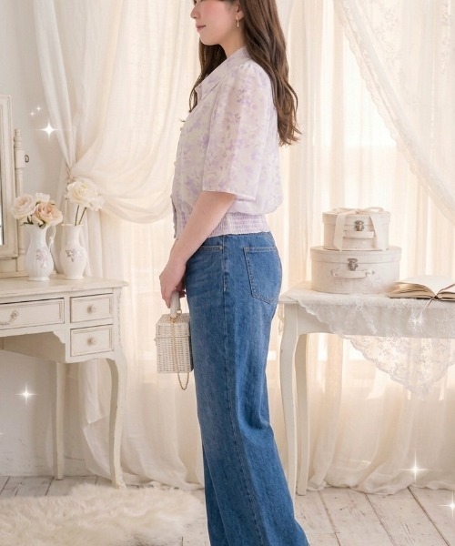 p courge(ピークルジュ)の「水彩フラワープリント フレア袖 裾シャーリングブラウス(シャツ/ブラウス・レディース・ピンク/ブルー/ベージュ/ラベンダー/ミント・LL/3L/4L)」の20枚目の写真