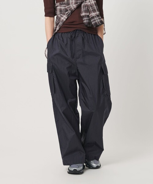 BEAUTY&YOUTH UNITED ARROWS(ビューティーアンドユースユナイテッドアローズ)の「ナイロン ドローストリング カーゴパンツ(カーゴパンツ・レディース・ライトグレー/ベージュ/ネイビー・M/S/XS)」の5枚目の写真
