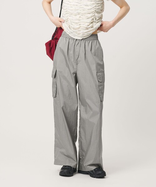 BEAUTY&YOUTH UNITED ARROWS(ビューティーアンドユースユナイテッドアローズ)の「ナイロン ドローストリング カーゴパンツ(カーゴパンツ・レディース・ライトグレー/ベージュ/ネイビー・M/S/XS)」の10枚目の写真