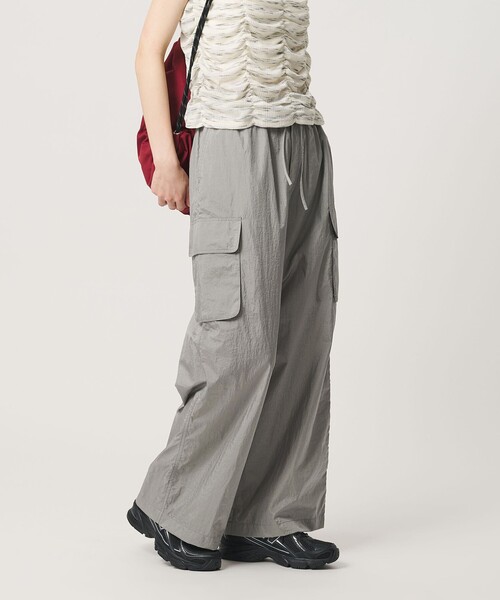 BEAUTY&YOUTH UNITED ARROWS(ビューティーアンドユースユナイテッドアローズ)の「ナイロン ドローストリング カーゴパンツ(カーゴパンツ・レディース・ライトグレー/ベージュ/ネイビー・M/S/XS)」の11枚目の写真