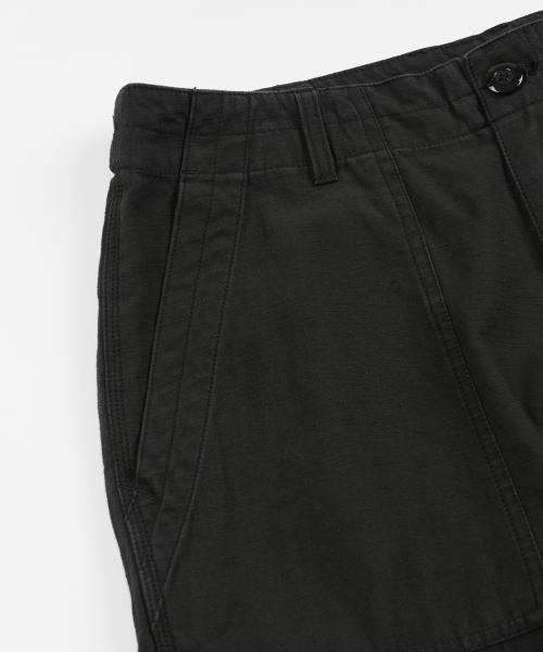 FRIZMWORKS(フリズムワークス)の「BACKSATIN ESSENTIAL FATIGUE SHORTS _ BLACK(その他パンツ・メンズ・その他・SMALL/MEDIUM/LARGE/X-LARGE)」の4枚目の写真