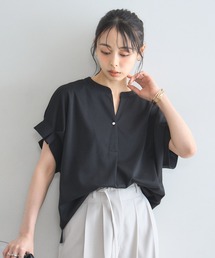 ボタン付きタックスリーブカットソー
