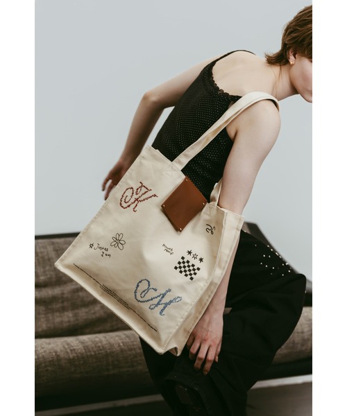 Knuth Marf（クヌースマーフ）の「graphic canvas tote（トートバッグ・レディース・ブラック/アイボリー・ONE SIZE）」の2枚目の写真