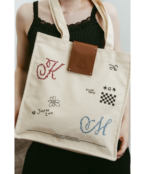 Knuth Marf（クヌースマーフ）の「graphic canvas tote（トートバッグ・レディース・ブラック/アイボリー・ONE SIZE）」の4枚目の写真