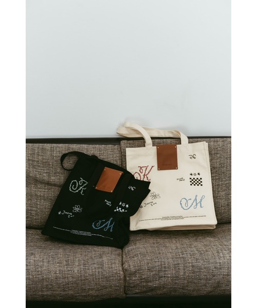 Knuth Marf（クヌースマーフ）の「graphic canvas tote（トートバッグ・レディース・ブラック/アイボリー・ONE SIZE）」の7枚目の写真