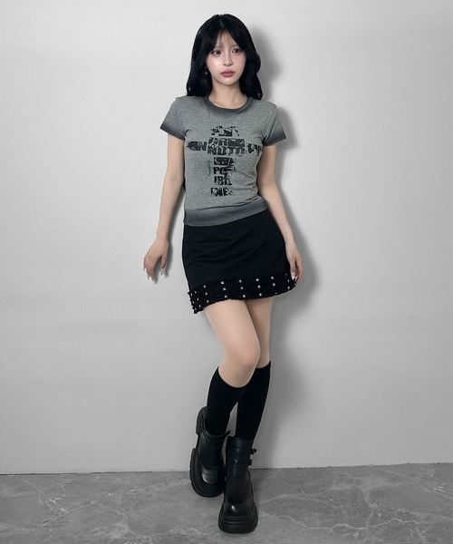 FOLLOWIN(フォロウィン)の「フリルヘムスタッズミニスカート(スカート・レディース・ブラック/アイボリー・SMALL/MEDIUM/LARGE)」の16枚目の写真