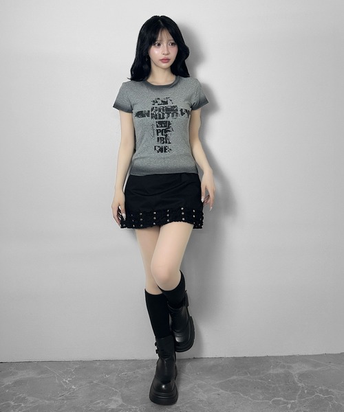 FOLLOWIN(フォロウィン)の「フリルヘムスタッズミニスカート(スカート・レディース・ブラック/アイボリー・SMALL/MEDIUM/LARGE)」の18枚目の写真