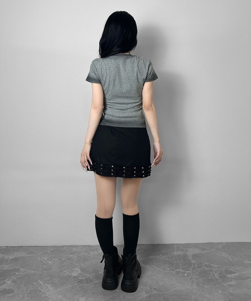 FOLLOWIN(フォロウィン)の「フリルヘムスタッズミニスカート(スカート・レディース・ブラック/アイボリー・SMALL/MEDIUM/LARGE)」の19枚目の写真