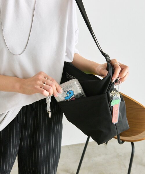 ear PAPILLONNER（イアパピヨネ）の「【PEZ(ペッツ)×ear】クロスショルダーバッグ（ショルダーバッグ・レディース・ブラック/カーキ/アイボリー・FREE）」の19枚目の写真