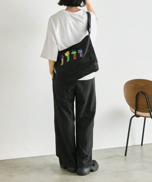 ear PAPILLONNER（イアパピヨネ）の「【PEZ(ペッツ)×ear】クロスショルダーバッグ（ショルダーバッグ・レディース・ブラック/カーキ/アイボリー・FREE）」の21枚目の写真