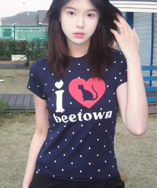 AsheKsha(アシクシャ)の「ネイビーブルーの水玉模様のハートキャットプリントTシャツ(Tシャツ/カットソー・レディース・ネイビー・M)」の13枚目の写真
