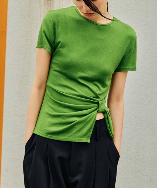 kiehtova(キエトヴァ)の「【kiehtova】KNOT LINE TOPS/ノット ライン トップス KTWR70 ※(Tシャツ/カットソー・レディース・グリーン/オフホワイト/ブラック・FREE)」の4枚目の写真