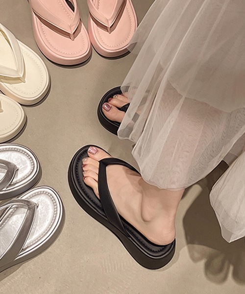 Lace Ladies(レースレディース)の「厚底 トング プラットフォーム ミュール サンダル(サンダル・レディース・アイボリー/ブラック・25cm/24.5cm/24cm/23.5cm/23cm/22.5cm)」の6枚目の写真