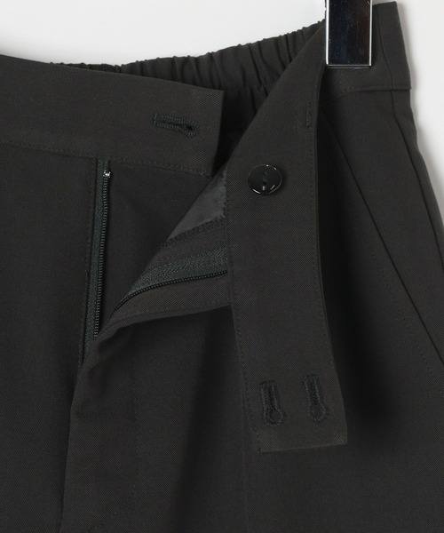 PAGEBOY（ページボーイ）の「ウエストデザインフレアパンツ（スラックス・レディース・ブラック/チャコールグレー・SMALL/MEDIUM）」の10枚目の写真