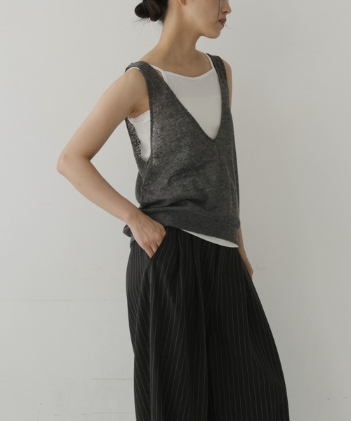  hellam（へラム）の「2wayシアーノースリーブ×キャミソールセットトップス（Tシャツ/カットソー・レディース・ブラック/チャコール/ブラウン/グレイッシュベージュ・FREE）」の16枚目の写真