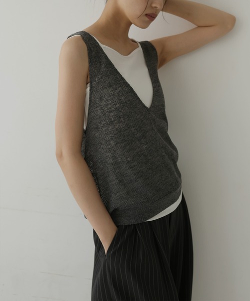  hellam（へラム）の「2wayシアーノースリーブ×キャミソールセットトップス（Tシャツ/カットソー・レディース・ブラック/チャコール/ブラウン/グレイッシュベージュ・FREE）」の19枚目の写真