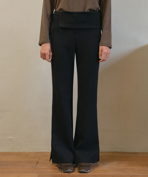 OURNOSTALGIA(アワー ノスタルジア)の「Waist wrap slim boots cut pants_Black(O25-PT10)(スラックス・レディース・ブラック・MEDIUM/SMALL)」の1枚目の写真