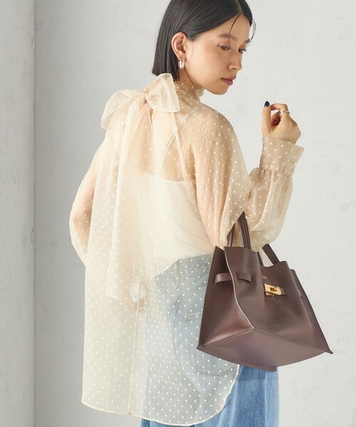 SHIPS(シップス)の「〈手洗い可能〉オーガンジー フロッキー ドット リボン ブラウス(シャツ/ブラウス・レディース・ブラウン/ナチュラル・ONE SIZE)」の1枚目の写真