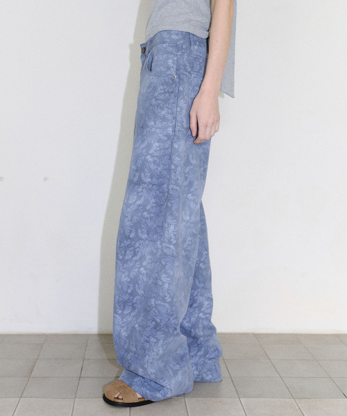 EN OR（エンオール）の「[CORE] FLOWER PRINT STRAIGHT DENIM PANTS - BLUE（デニムパンツ・レディース・その他・MEDIUM/SMALL）」の3枚目の写真