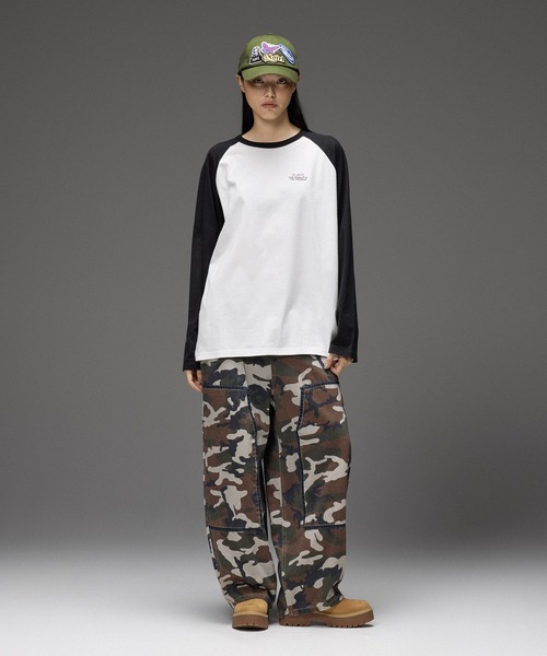 X-girl(エックスガール)の「FACE AND CIRCLE LOGO RAGLAN L/S TEE(Tシャツ/カットソー・レディース・ホワイト/ブラック・S/M)」の7枚目の写真