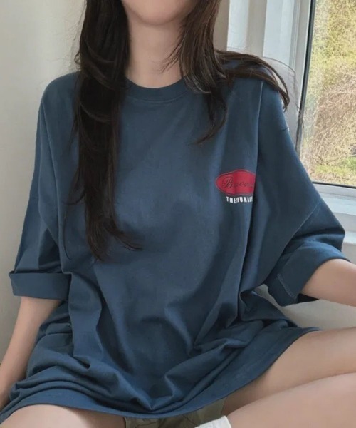 Lips(リップス)の「存在感のあるバックロゴで後ろ姿までおしゃれに。ゆるっと着こなせるオーバーサイズビッグTシャツ(Tシャツ/カットソー・レディース・ブラック・FREE)」の13枚目の写真