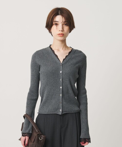 BEAUTY&YOUTH UNITED ARROWS(ビューティーアンドユースユナイテッドアローズ)の「コットンカシミヤ レーストリム Vネックカーディガン ウォッシャブル(カーディガン/ボレロ・レディース・グレー/オフホワイト/ブラック・FREE)」の5枚目の写真
