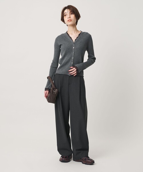 BEAUTY&YOUTH UNITED ARROWS(ビューティーアンドユースユナイテッドアローズ)の「コットンカシミヤ レーストリム Vネックカーディガン ウォッシャブル(カーディガン/ボレロ・レディース・グレー/オフホワイト/ブラック・FREE)」の6枚目の写真