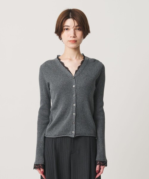 BEAUTY&YOUTH UNITED ARROWS(ビューティーアンドユースユナイテッドアローズ)の「コットンカシミヤ レーストリム Vネックカーディガン ウォッシャブル(カーディガン/ボレロ・レディース・グレー/オフホワイト/ブラック・FREE)」の13枚目の写真
