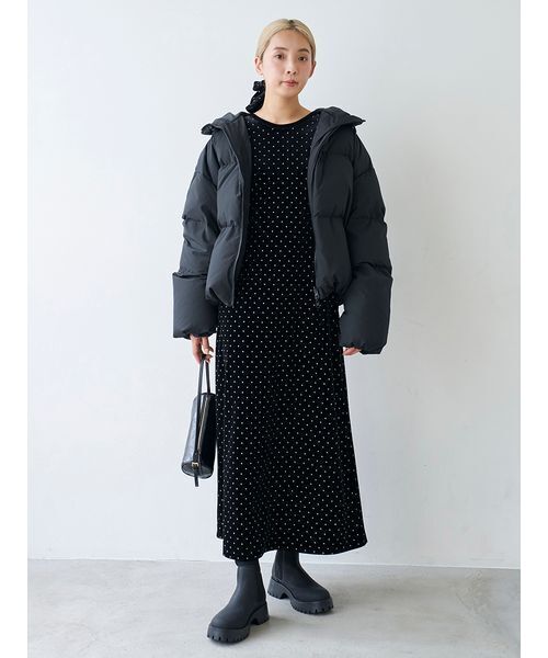 emmi(エミ)の「ドットベロアワンピース(ワンピース・レディース・ブラック/キャメル・F)」の21枚目の写真