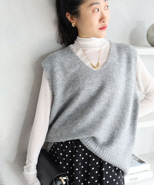 le.coeur blanc(ルクールブラン)の「《WEB限定》イージーケア/ウォッシャブルVネックベスト(ニット/セーター・レディース・ブラック・38)」の2枚目の写真