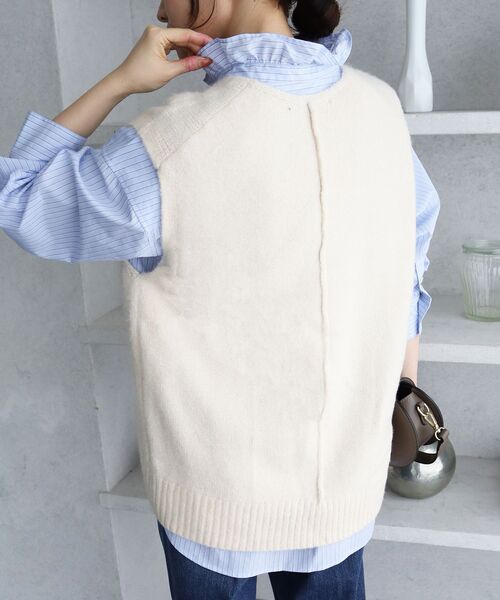 le.coeur blanc(ルクールブラン)の「《WEB限定》イージーケア/ウォッシャブルVネックベスト(ニット/セーター・レディース・ブラック・38)」の20枚目の写真