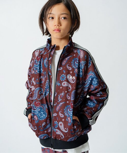 BREEZE(ブリーズ)の「【AAAL PROD】総柄ライントラックジャケット_セットアップ可(ジャージ・キッズ・ブラック/レッド/ベージュ/ブルー・90/100/110/120/140/150/160/130)」の4枚目の写真
